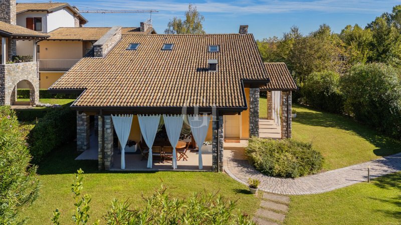 Villa a Desenzano del Garda