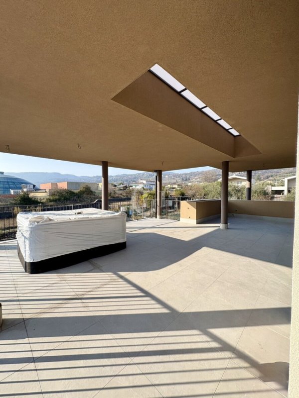 Особняк из двух квартир в Гарда