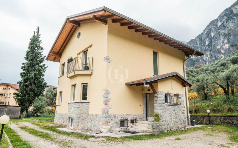 Вилла в Рива-дель-Гарда