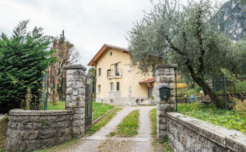 Вилла в Рива-дель-Гарда