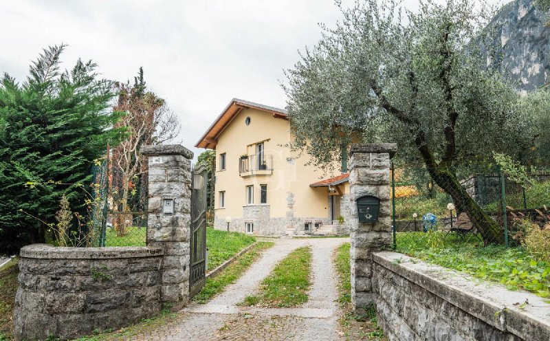 Вилла в Рива-дель-Гарда