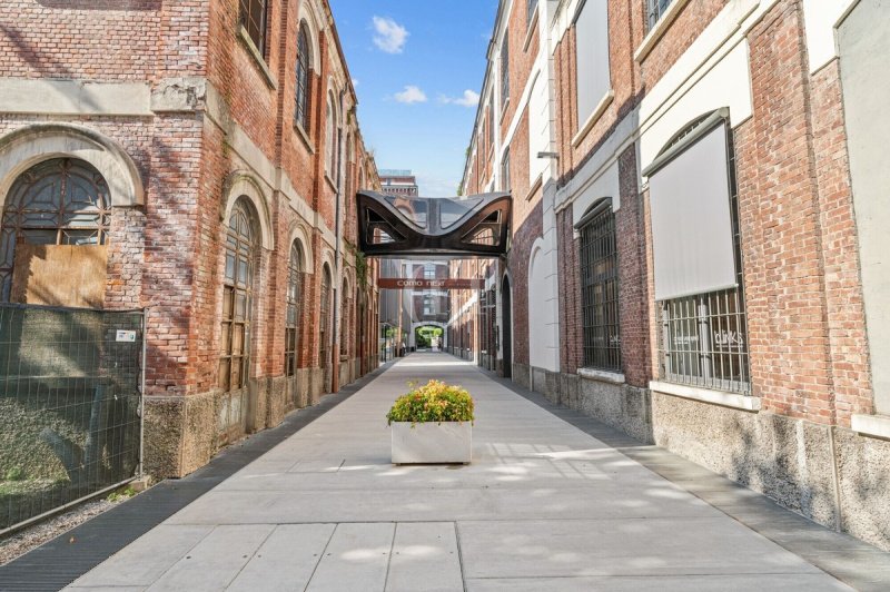 Kommersiell byggnad i Lomazzo