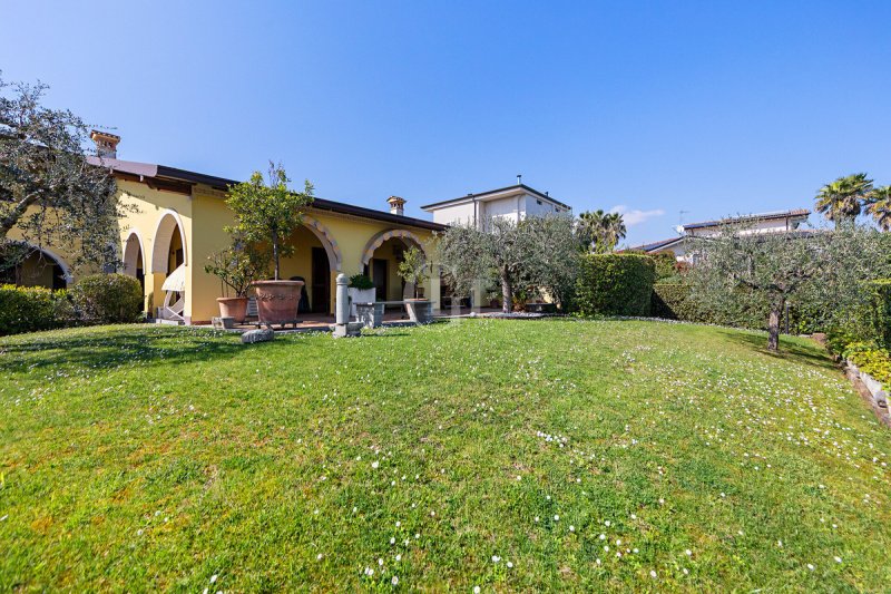 Villa in Padenghe sul Garda