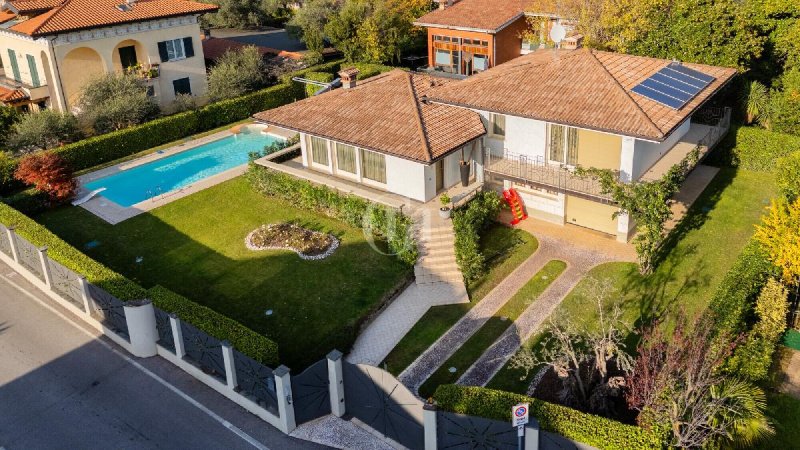 Villa i Toscolano-Maderno