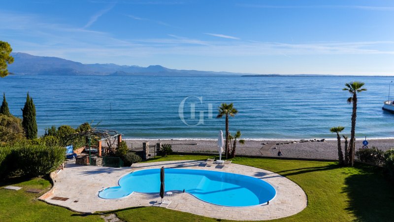 Half-vrijstaande woning in Padenghe sul Garda