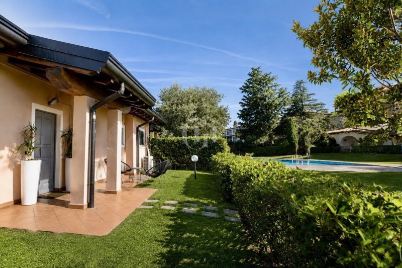 Maison mitoyenne à Padenghe sul Garda