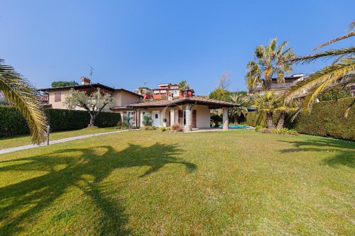 Half-vrijstaande woning in Moniga del Garda