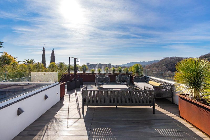 加尔达湖畔帕登盖公寓