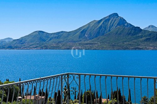 Villa in Torri del Benaco