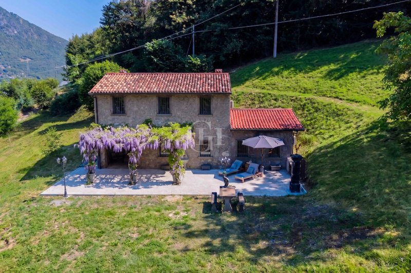 Moradia em Solto Collina