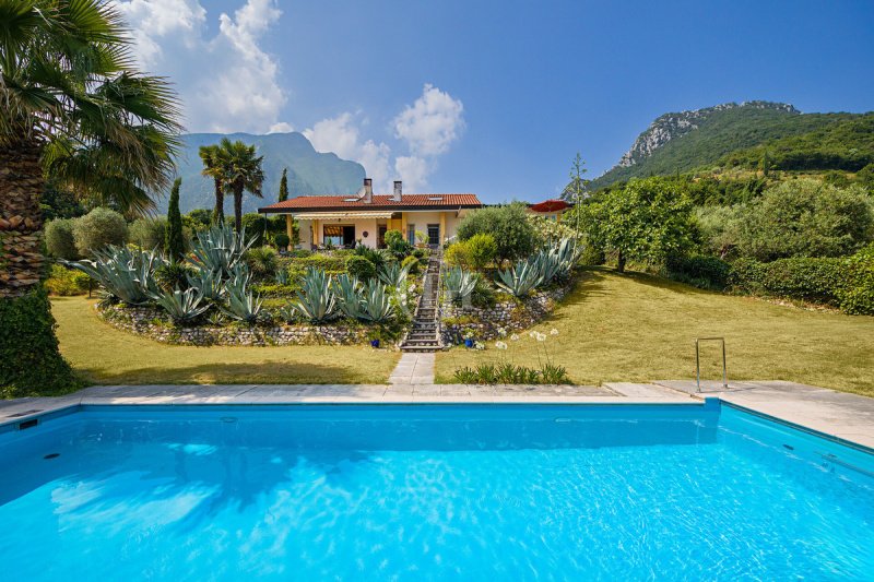 Villa in Toscolano-Maderno