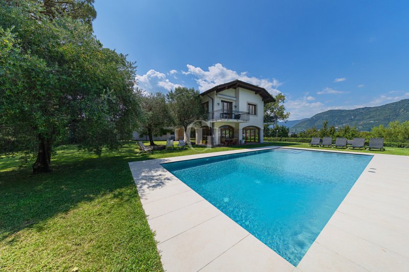 Villa i San Felice del Benaco