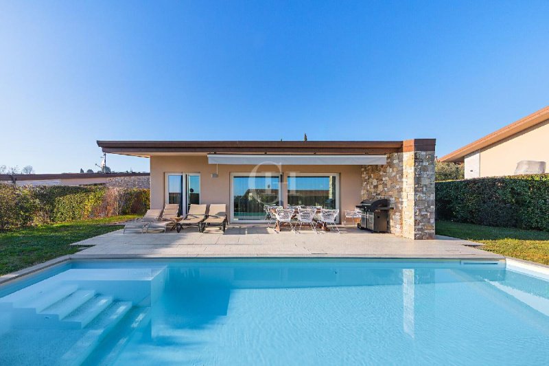Villa a Moniga del Garda