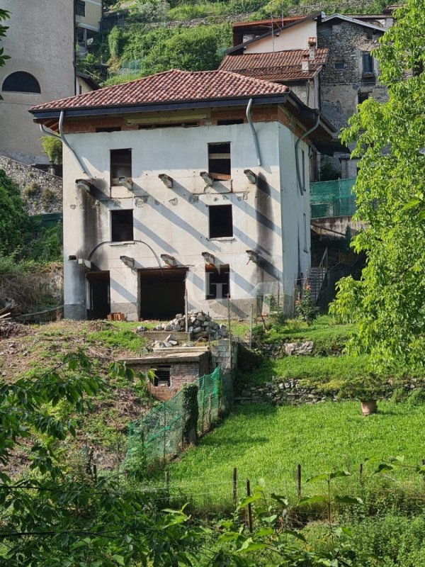 Villa in Carlazzo