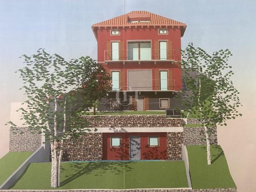 Villa in Carlazzo