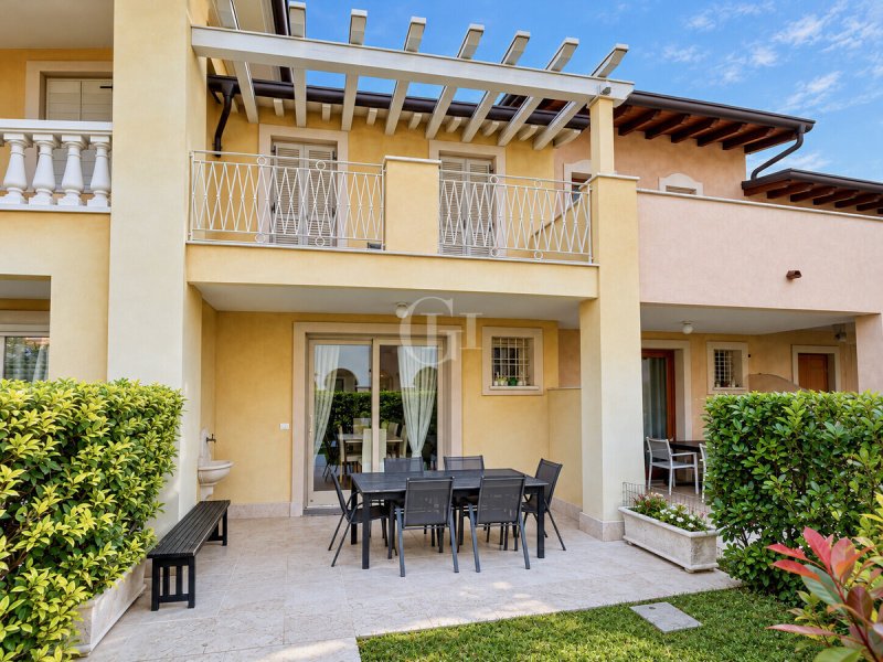 Reihenhaus in Manerba del Garda