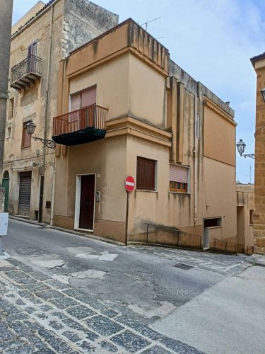 Moradia em Sambuca di Sicilia