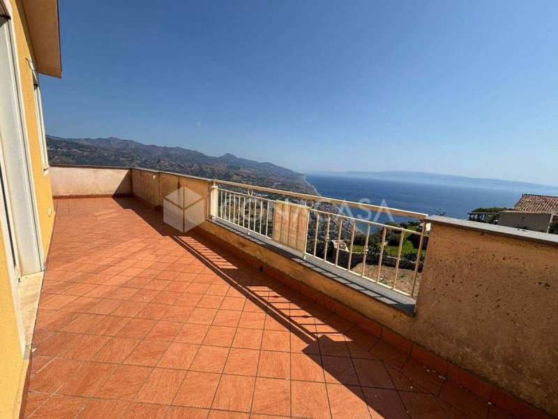 Appartement in Forza d'Agrò