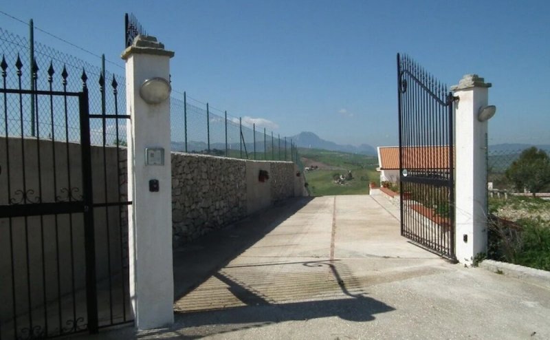 Villa a Ciminna