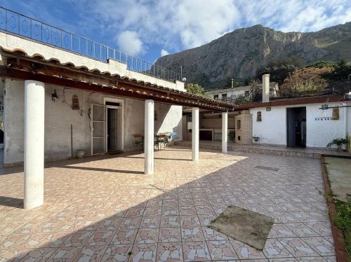 Villa in Terrasini