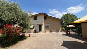 Detached house in Sutri