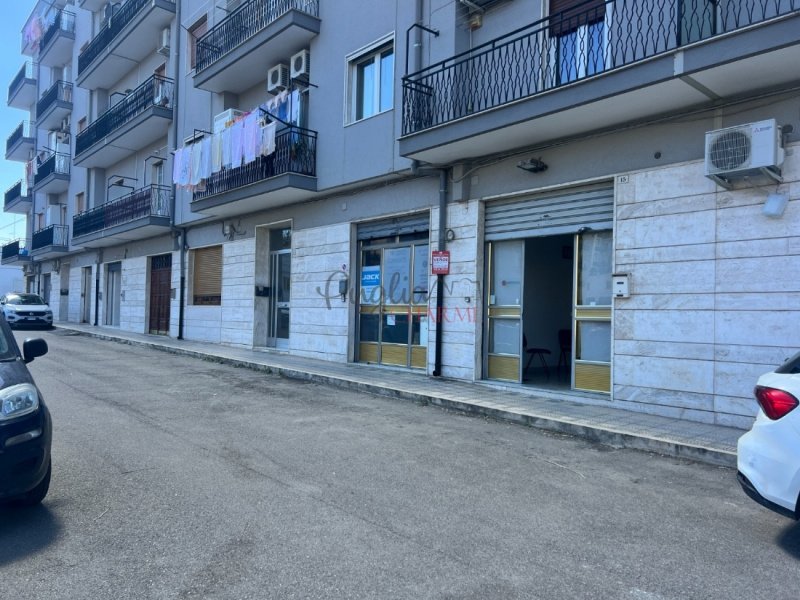 Edifício comercial em Martina Franca