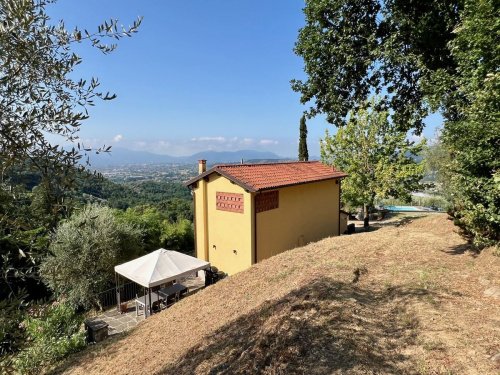 Klein huisje op het platteland in Lucca