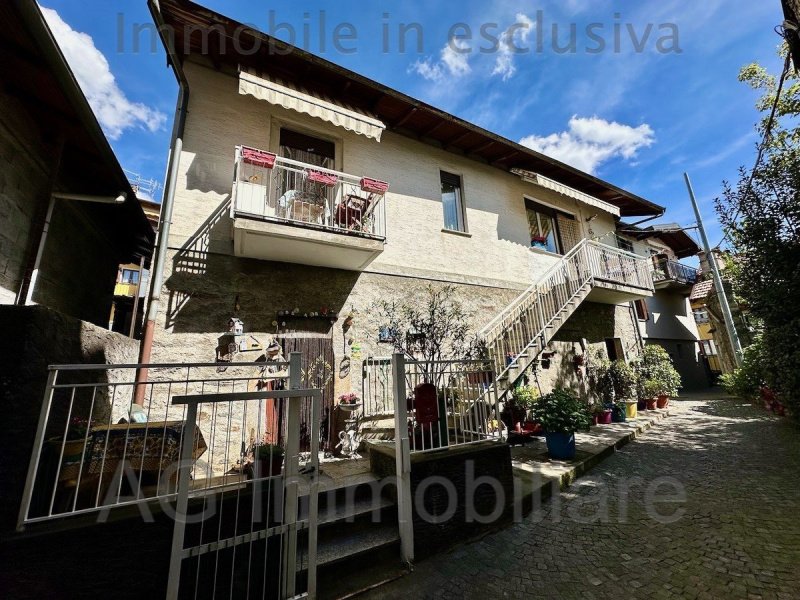 Detached house in Arizzano