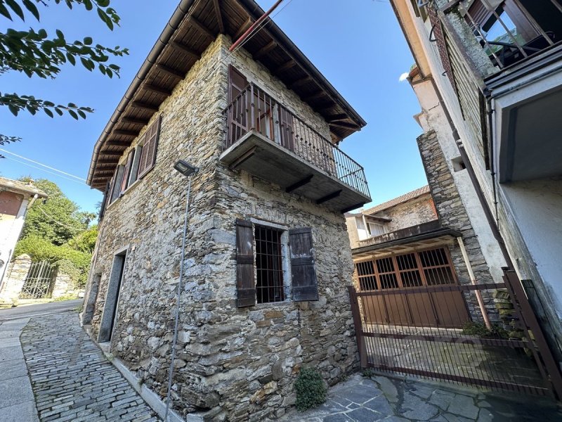 Maison individuelle à Arizzano