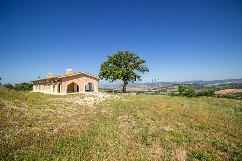 Country house in SATURNIA