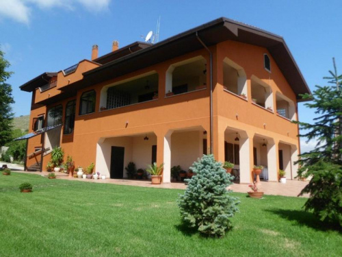 Villa a Sant'Eusanio Forconese