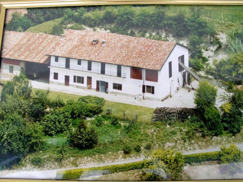 Country house in Cocconato