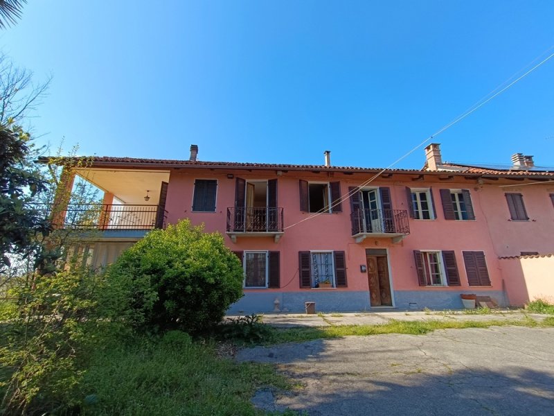 Hus på landet i Asti