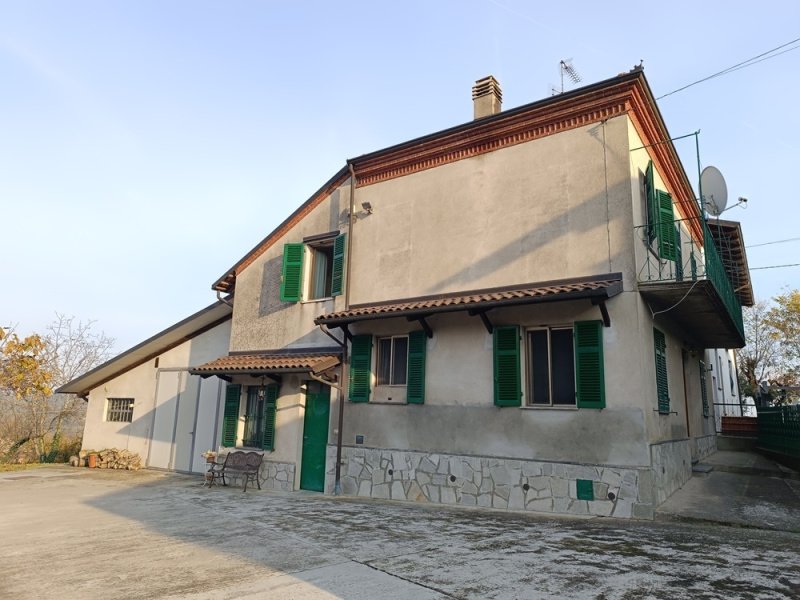 Casa de campo en Mombello Monferrato