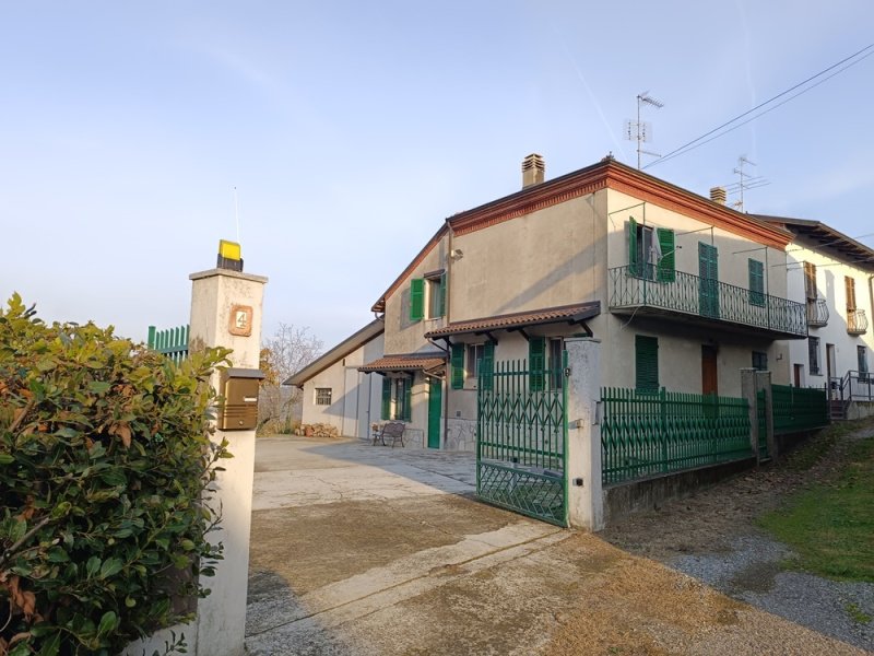 Casa de campo en Mombello Monferrato
