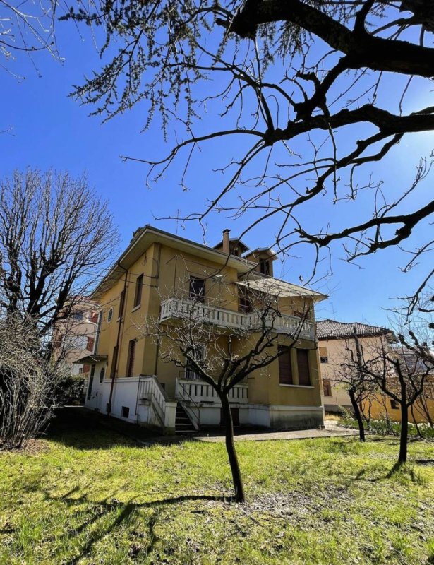 Villa a Asti