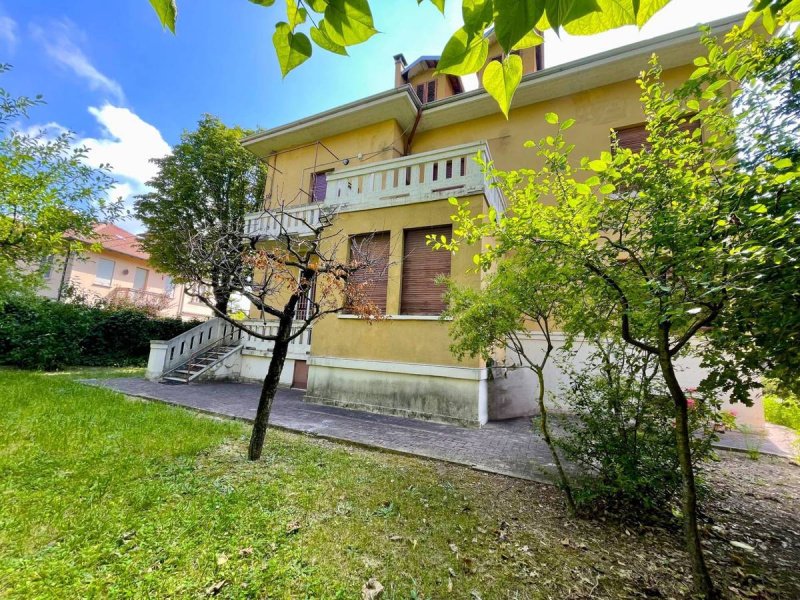 Villa in Asti