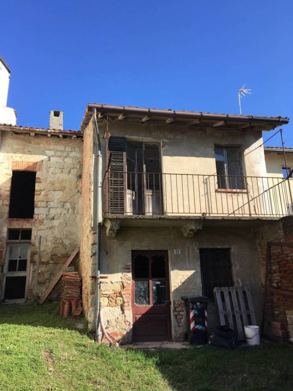 Half-vrijstaande woning in Vignale Monferrato