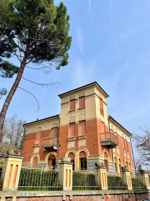 Villa in Asti
