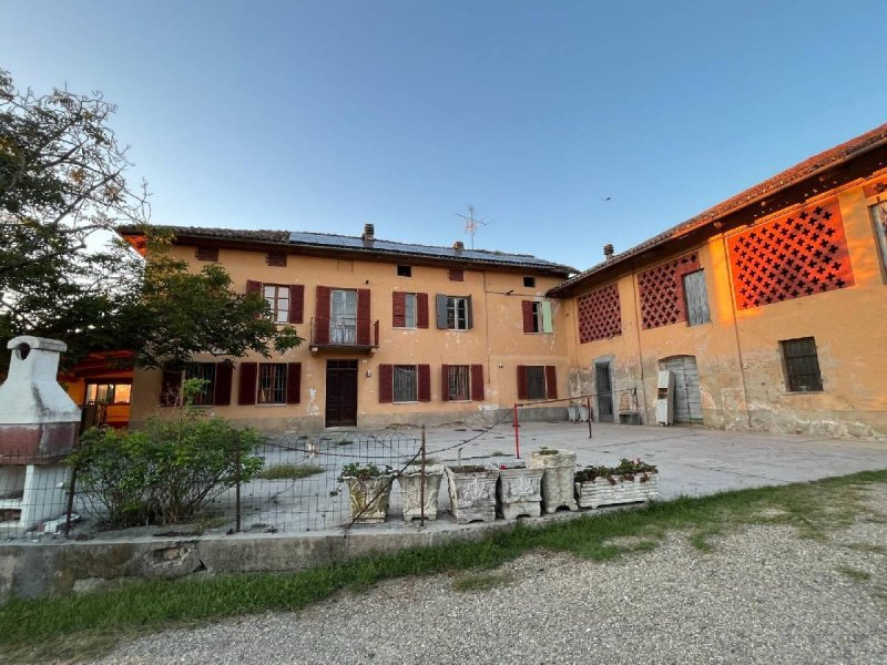 Farmhouse in Costigliole d'Asti