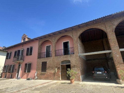 House in Montiglio Monferrato