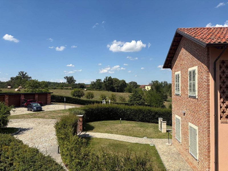 Terraced house in Asti