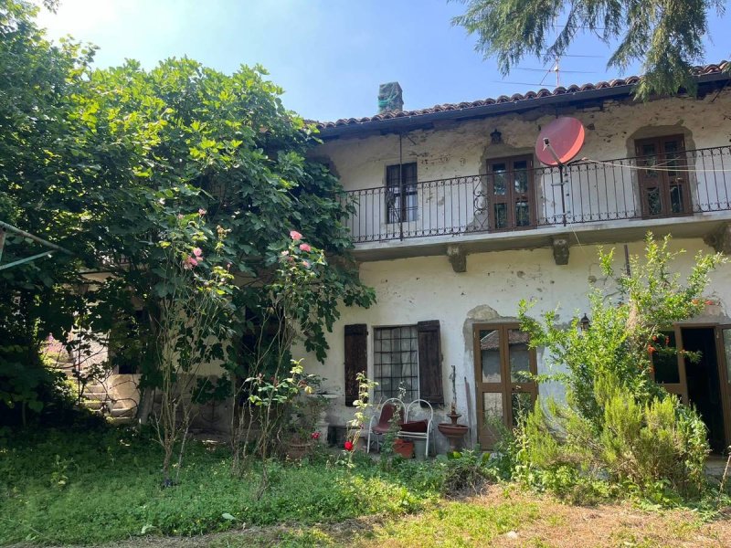 Особняк из двух квартир в Кокконато