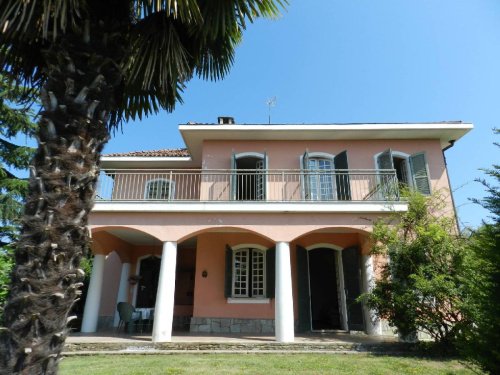 Villa in Asti