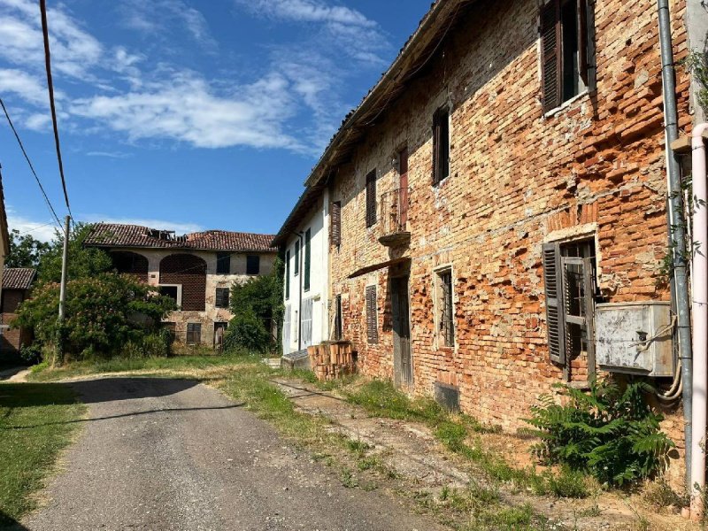 Casa di campagna a Asti