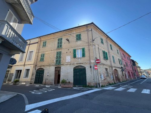 Edificio en Nizza Monferrato