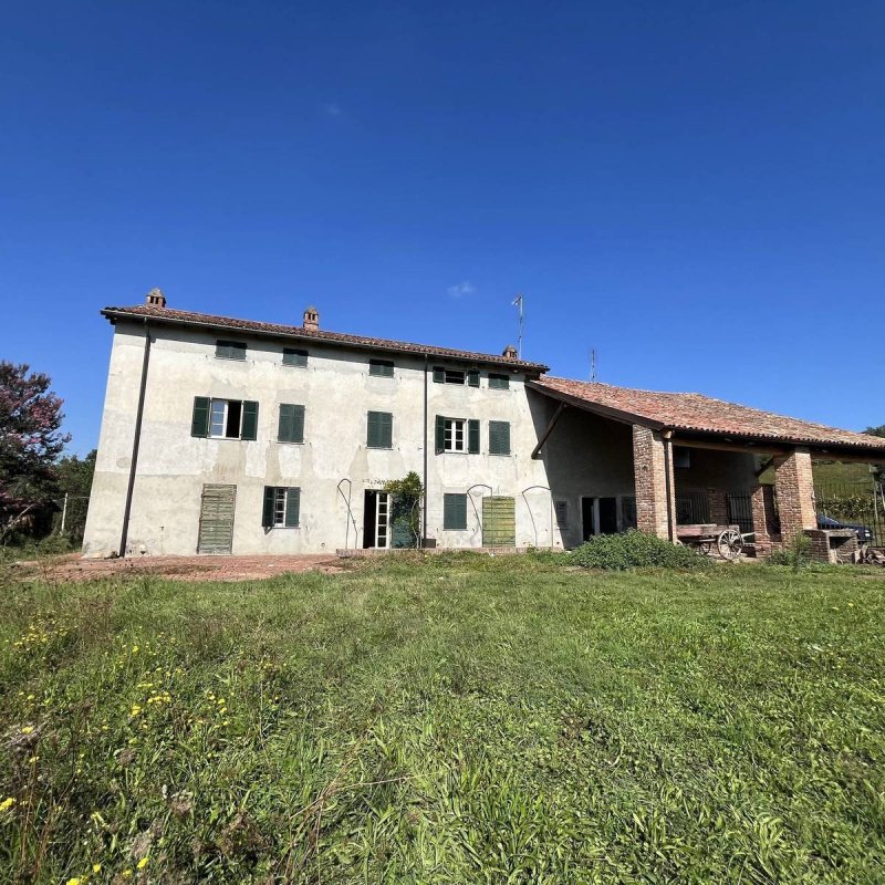 Maison de campagne à Rivalta Bormida