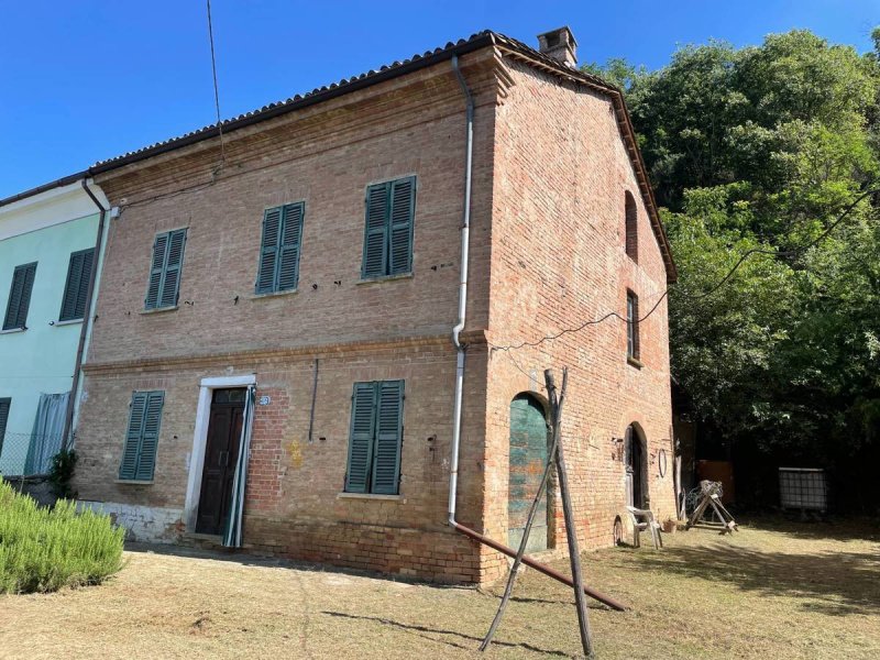 Doppelhaushälfte in Incisa Scapaccino