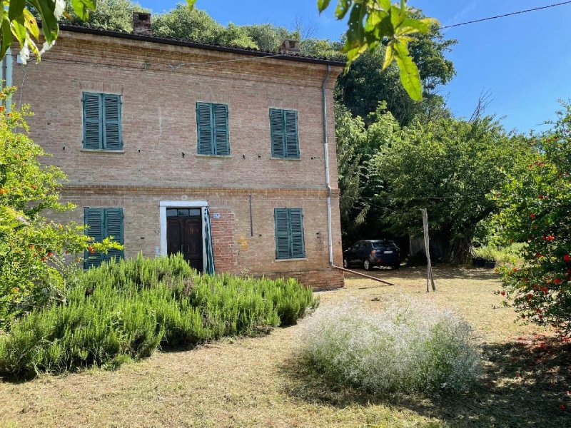 Doppelhaushälfte in Incisa Scapaccino