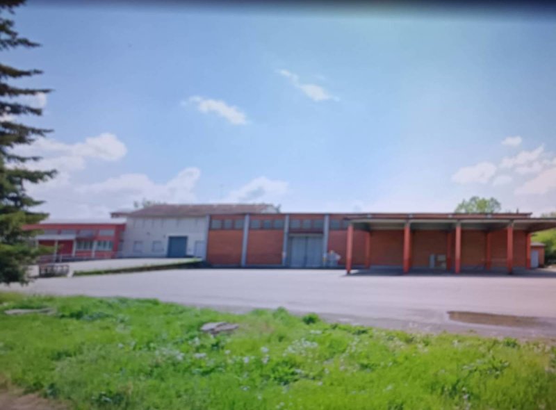 Commercial property in Montiglio Monferrato